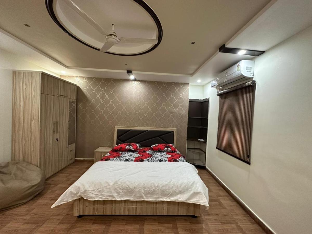 Sunrays - Unique 3Bhk In The Heart Of The City Gwalior Exteriör bild